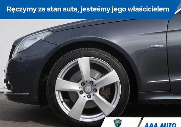 Mercedes-Benz Klasa E cena 56000 przebieg: 156348, rok produkcji 2010 z Cedynia małe 254